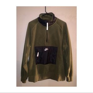 Nike Quarter-Zip up